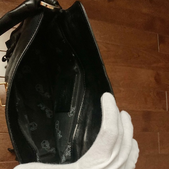 Valentina Black Leather Handbag - Picture 15 of 16